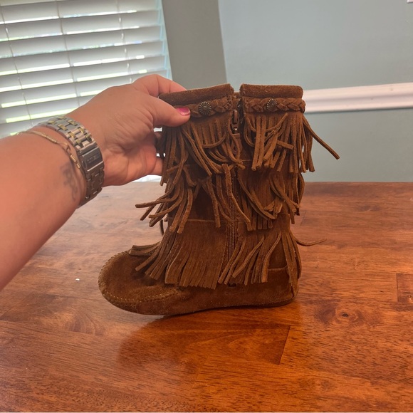 Minnetonka brown fringe 3 layer calf boots size 2 - Picture 7 of 10
